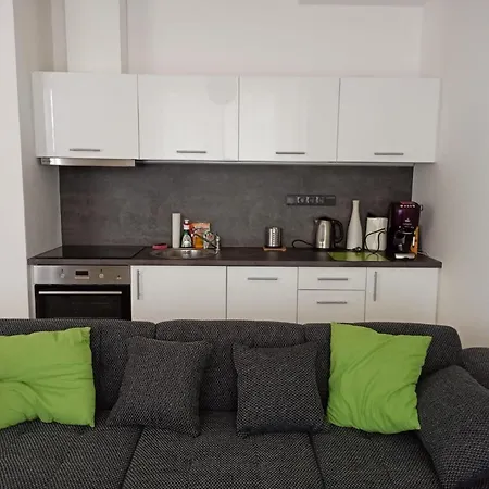Wellness Rezidence Javor, Ubytovani Se Zasklenou Terasou V Centru Zelezne Rudy Aparthotel *